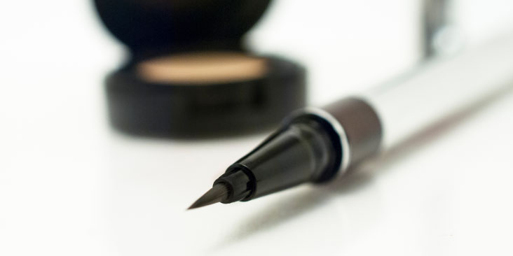 アートメイクで魅力的なほくろは作れる?運気がアップするほくろとは|アートメイクスタジオ大阪梅田院